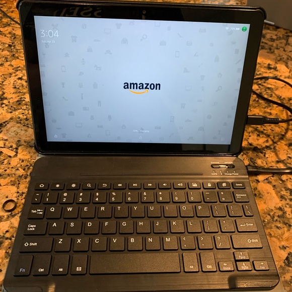 Amazon Fire HD 10 tablet, 10.1", 1080p Full HD with keyboard case included 🔵 - Picture 4 of 6